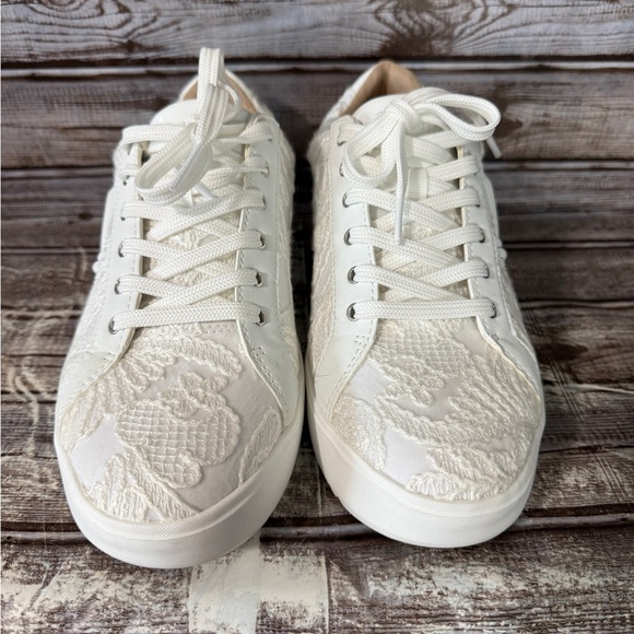Vionic Kearney Lace Sneakers 9w - Picture 2 of 6